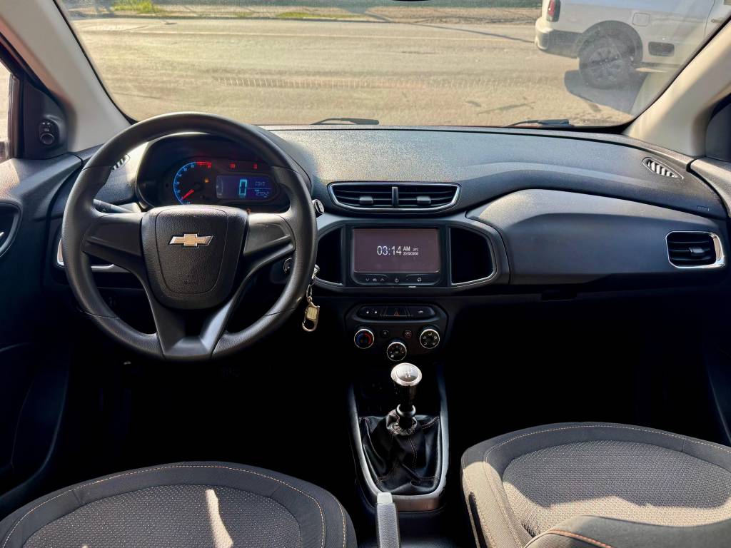 Chevrolet Onix 1.4 8v    2014