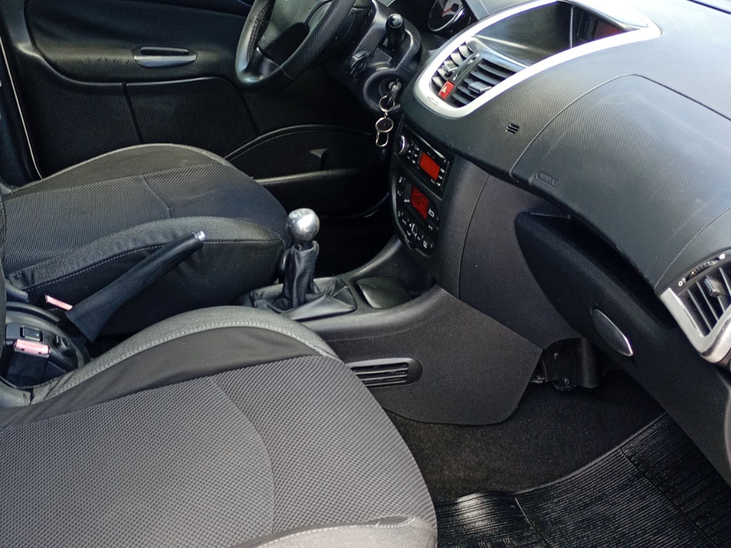 Peugeot 207 Passion 1.6 xs completo    2012