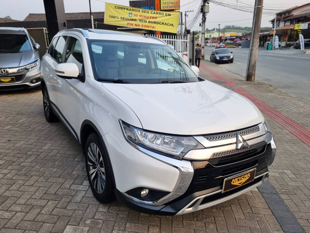 Mitsubishi Outlander HPE 2.0 AUTOMÁTICA 7 LUGARES    2019