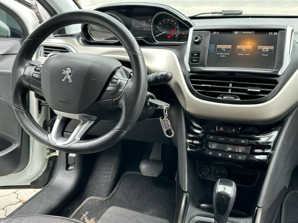 Peugeot 2008 1.6 16v    2017