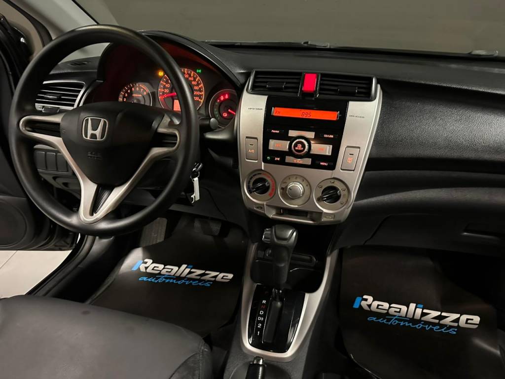 Honda City 1.5 sedan lx flex aut.    2010