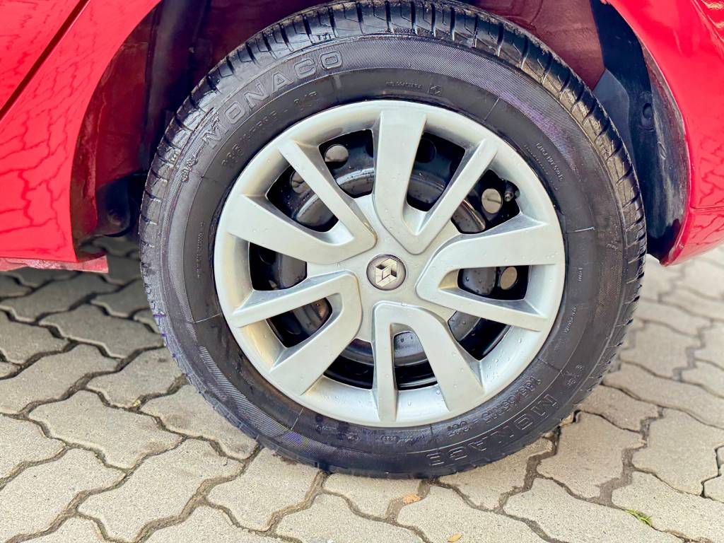 Renault Sandero 1.0 16v    2016