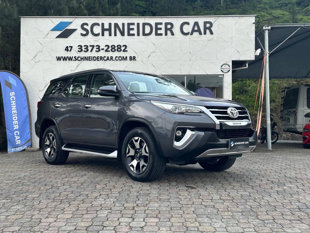 Toyota Hilux SRX Diamo. 4x4 2.8 TB Die Aut.    2019