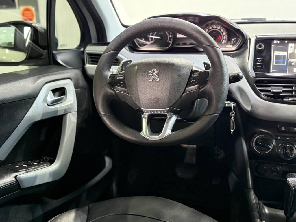 Peugeot 208 Act pack bva    2015