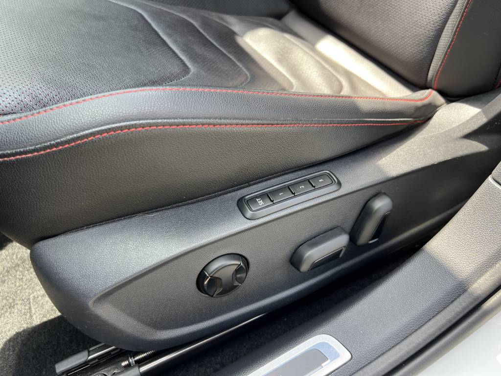 Volkswagen Jetta 2.0 16v 4p aut.    2023