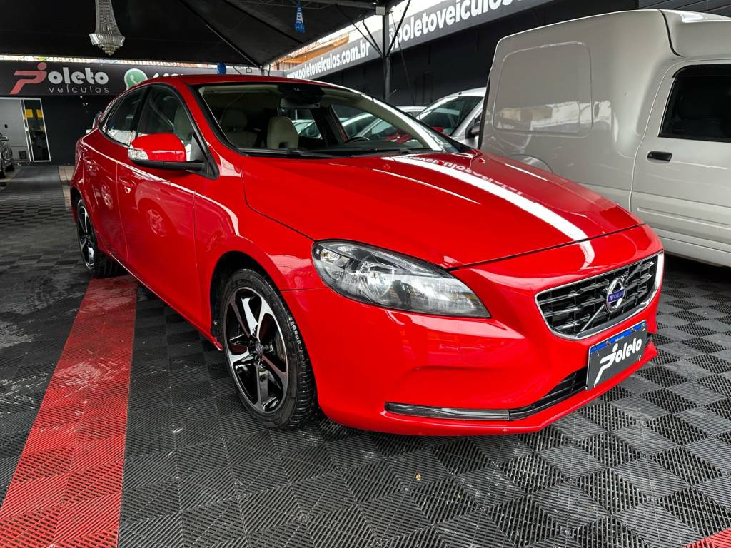 Volvo V40 2.0    2013