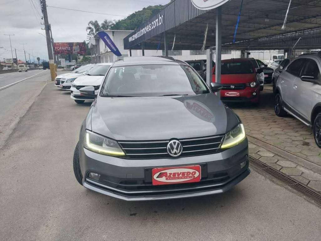 Volkswagen Jetta Comfortline 1.4 TSI 16V 4p Aut.    2017