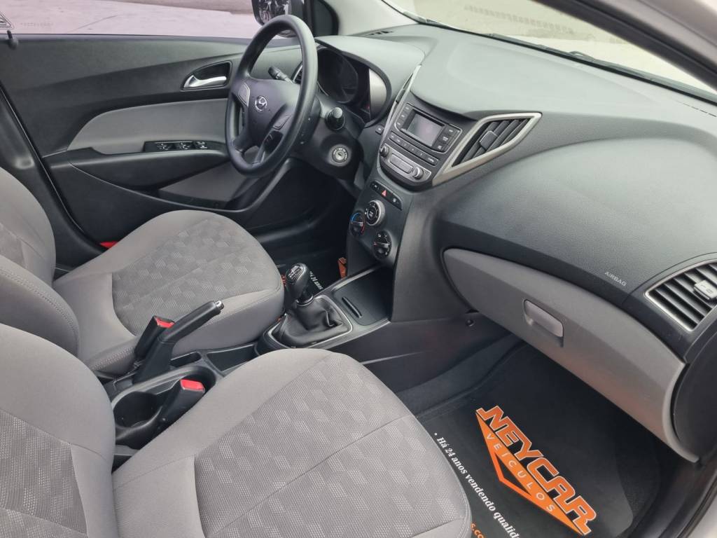 Hyundai HB20S Comfort 1.6 flex manual    2016