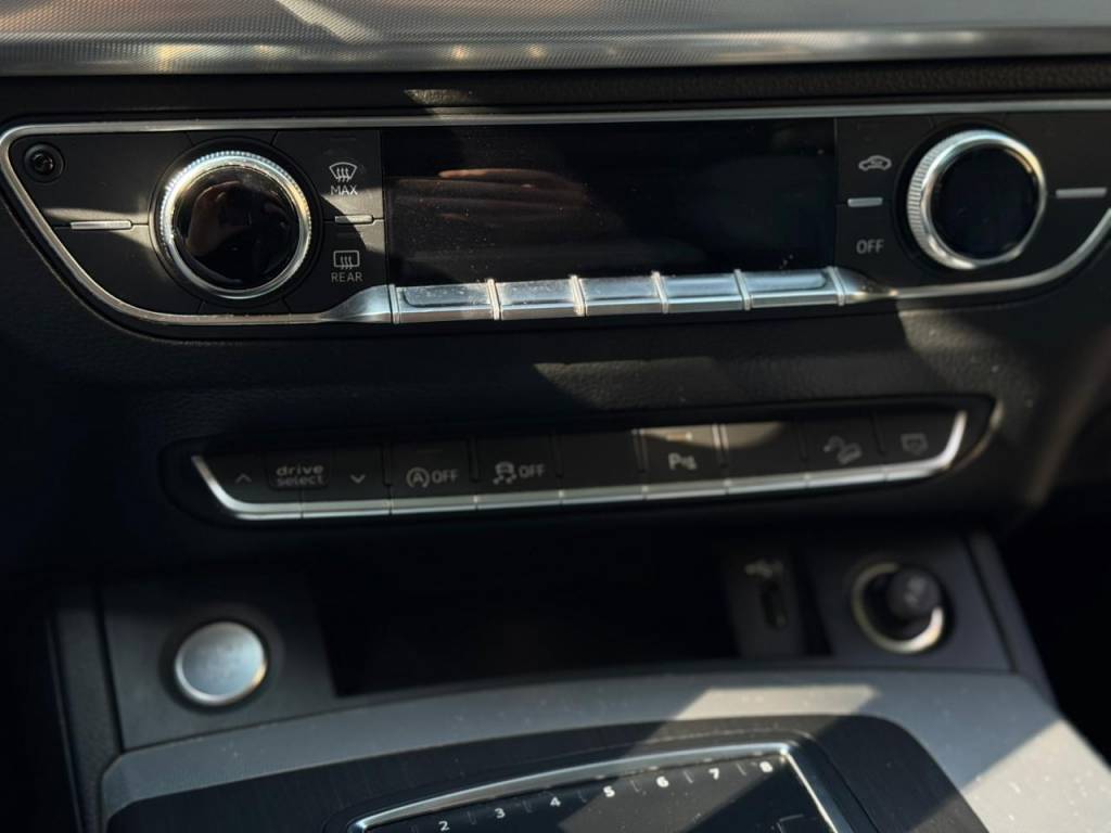 Audi Q5 2.0 tfsi quattro s-tronic    2020