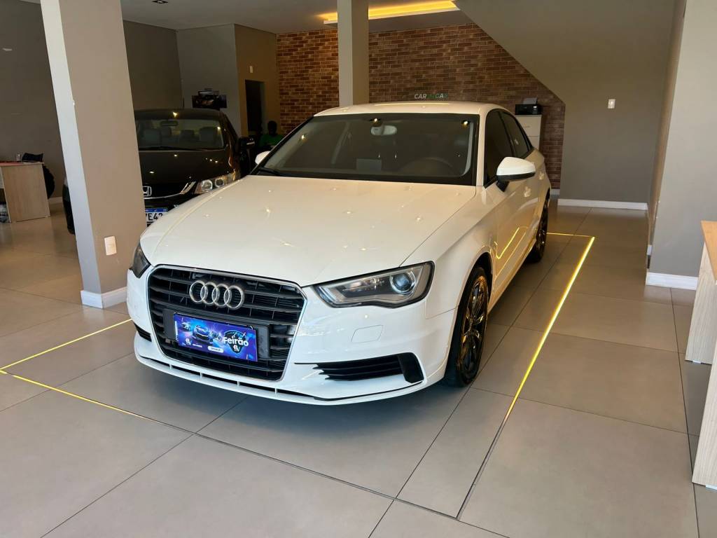 Audi A3 1.4 SEDAN ATTRA. TB FSI S-TRONIC 16V    2015