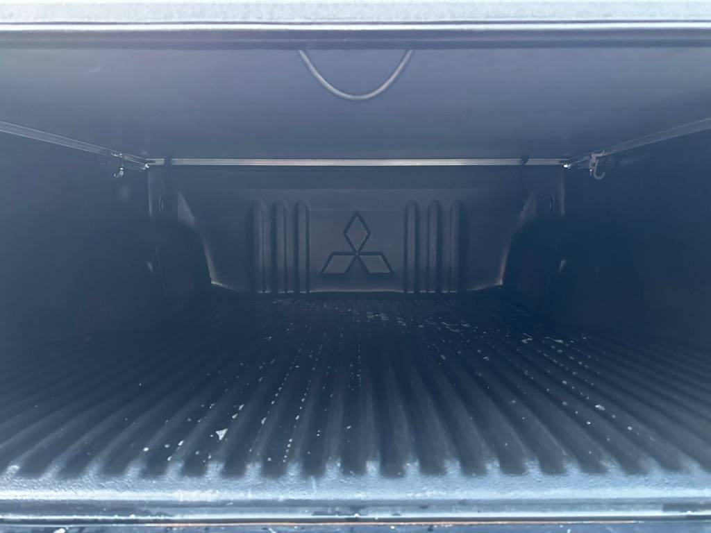 Mitsubishi L200 Triton hpe cd tb int. diesel aut.    2015