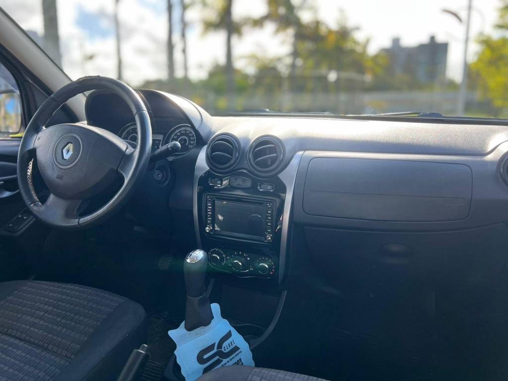 Renault Sandero 1.6 privilege    2014
