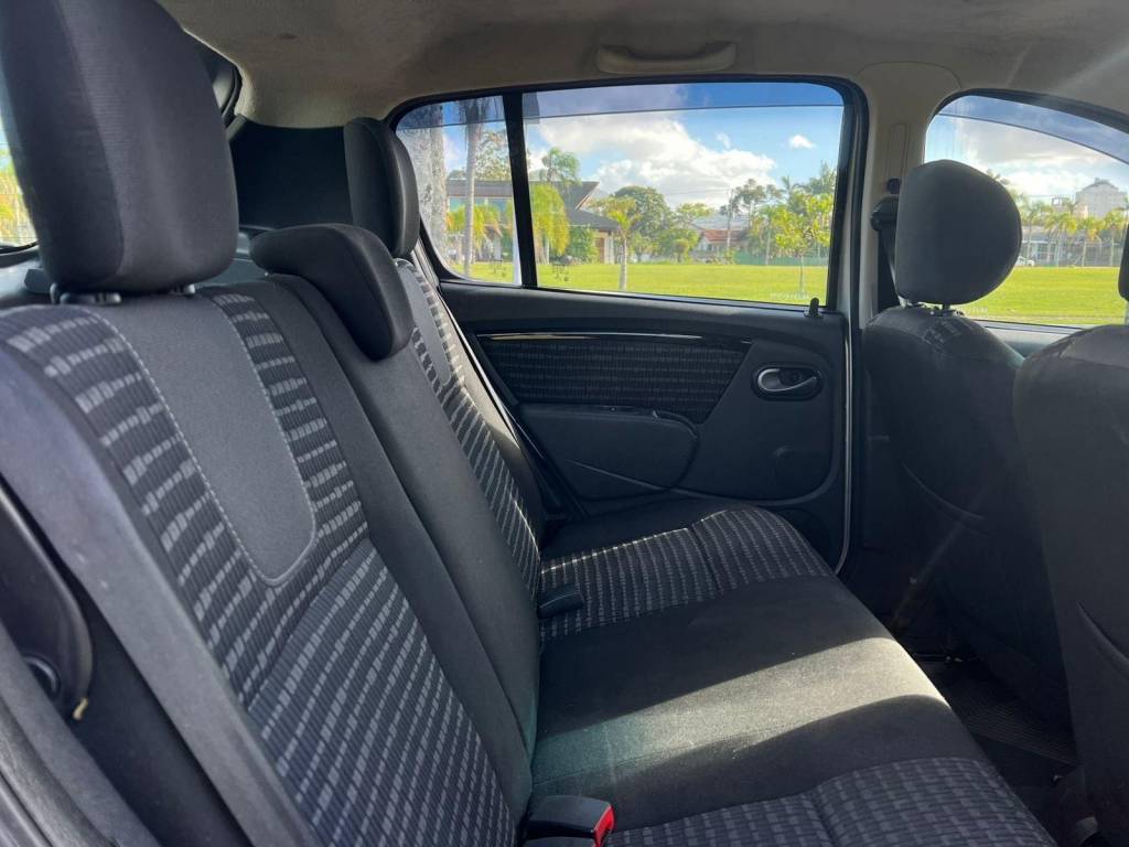 Renault Sandero 1.6 privilege    2014