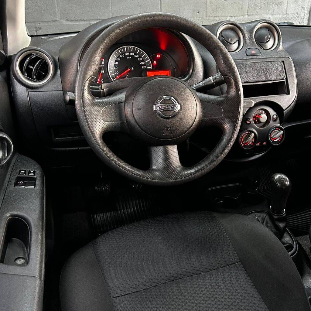 Nissan March 1.0 12v flex 5p    2015