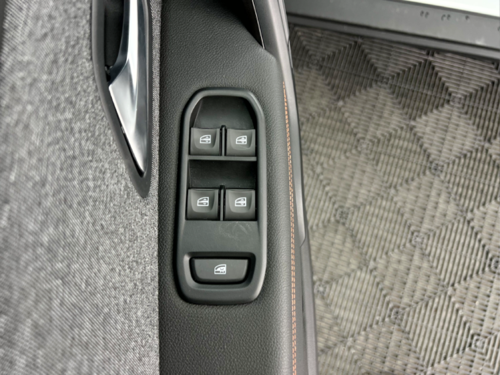 Renault Duster Iconic plus 1.3 turbo aut. flex - tbe6g38    2025