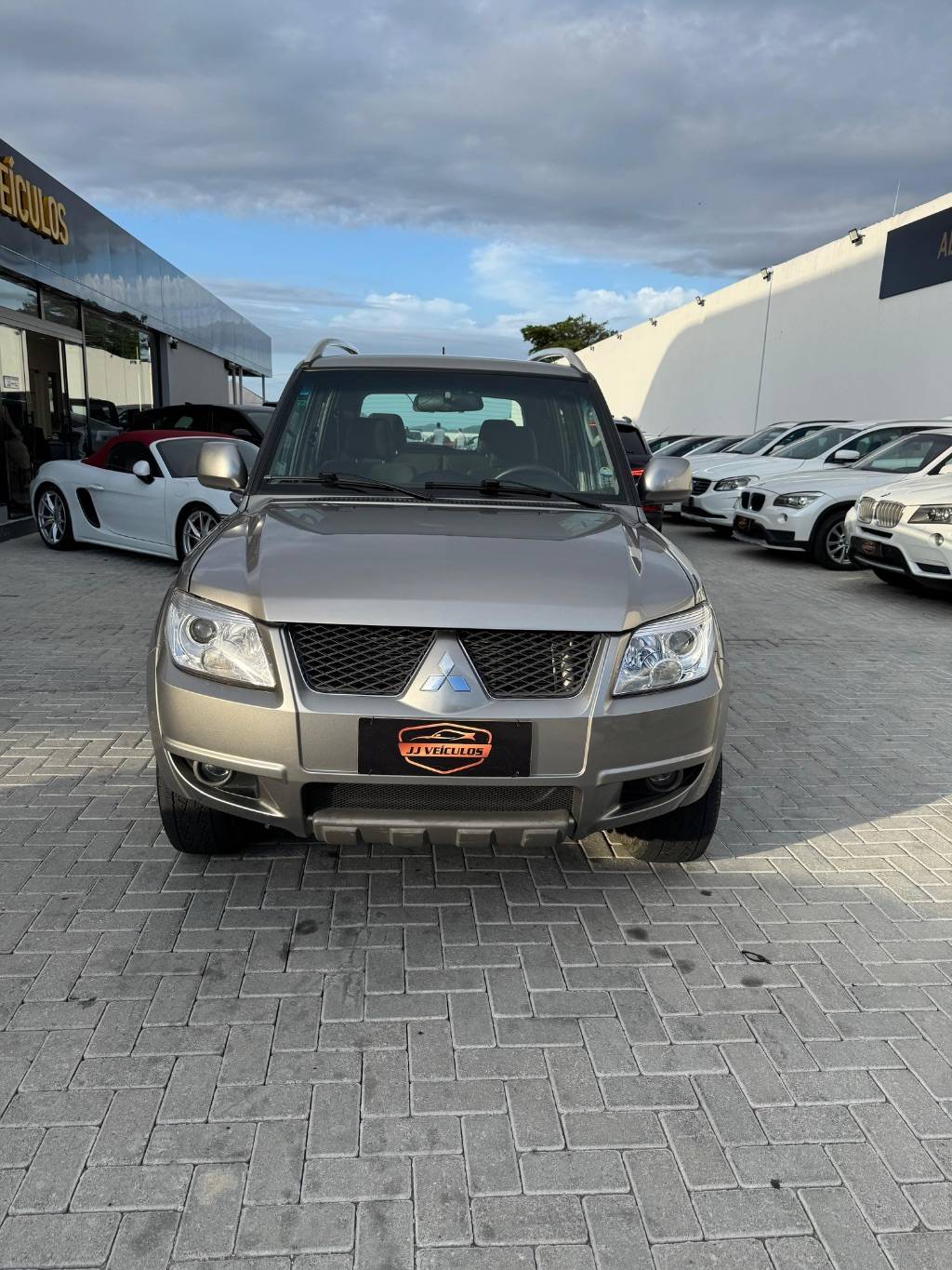 Mitsubishi Pajero Tr4 2.0 flex 16v 4x2 aut.    2015