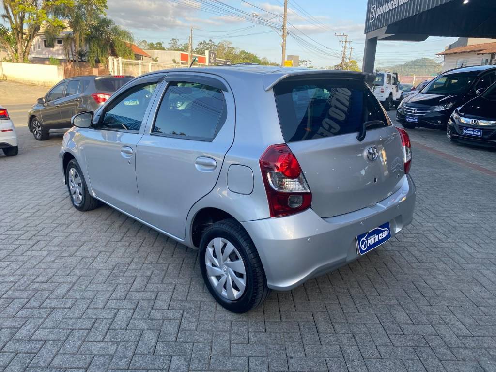 Toyota Etios X 1.3    2019