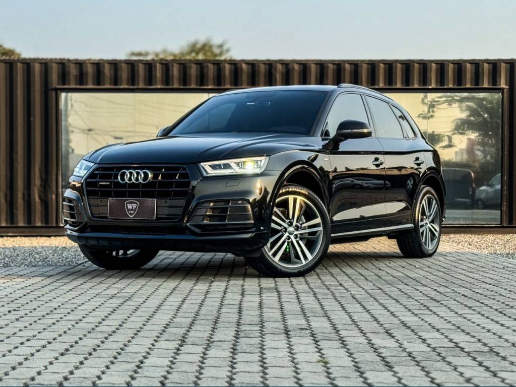 Audi Q5 Black 2.0 TFSI Quattro S tronic    2020