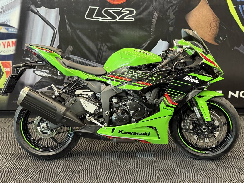 Kawasaki Ninja 636cc    2025