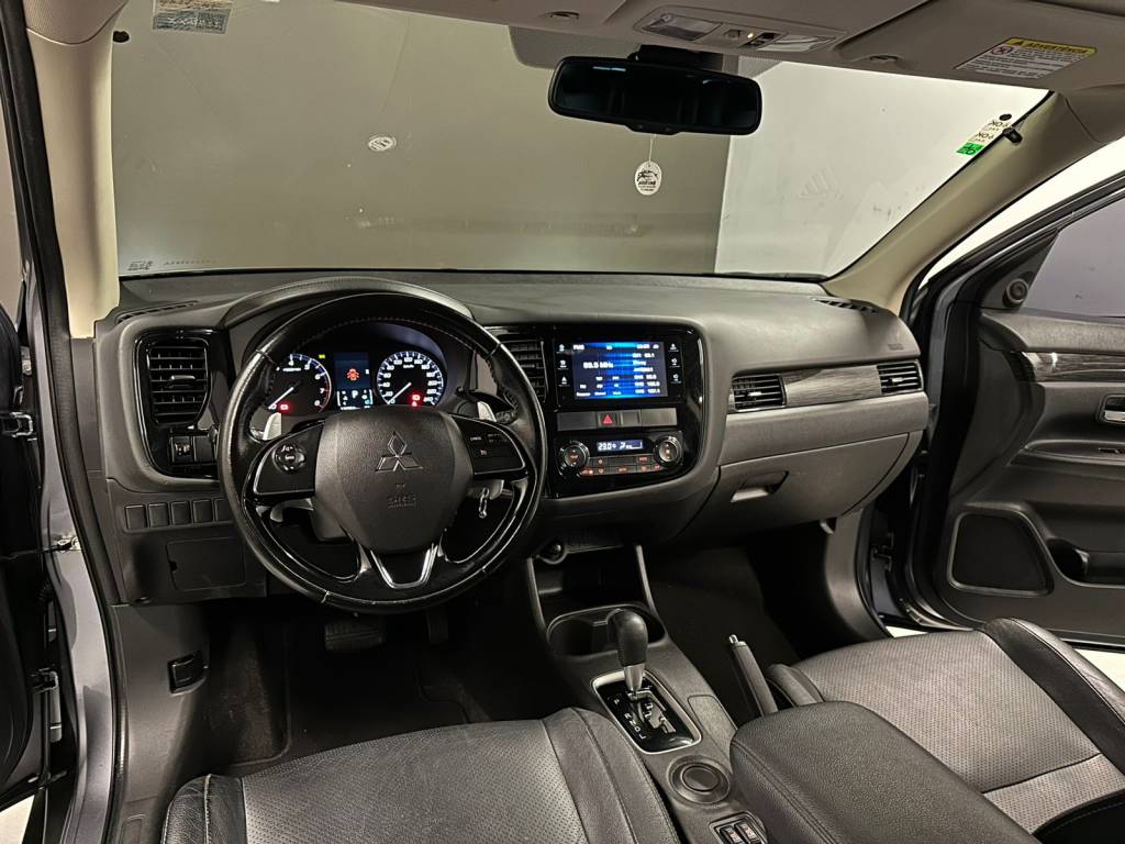 Mitsubishi Outlander 2.0    2016