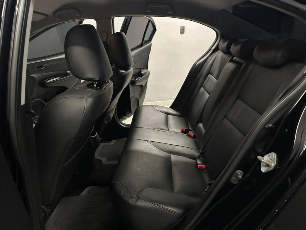 Honda City 1.5 sedan lx flex aut.    2010