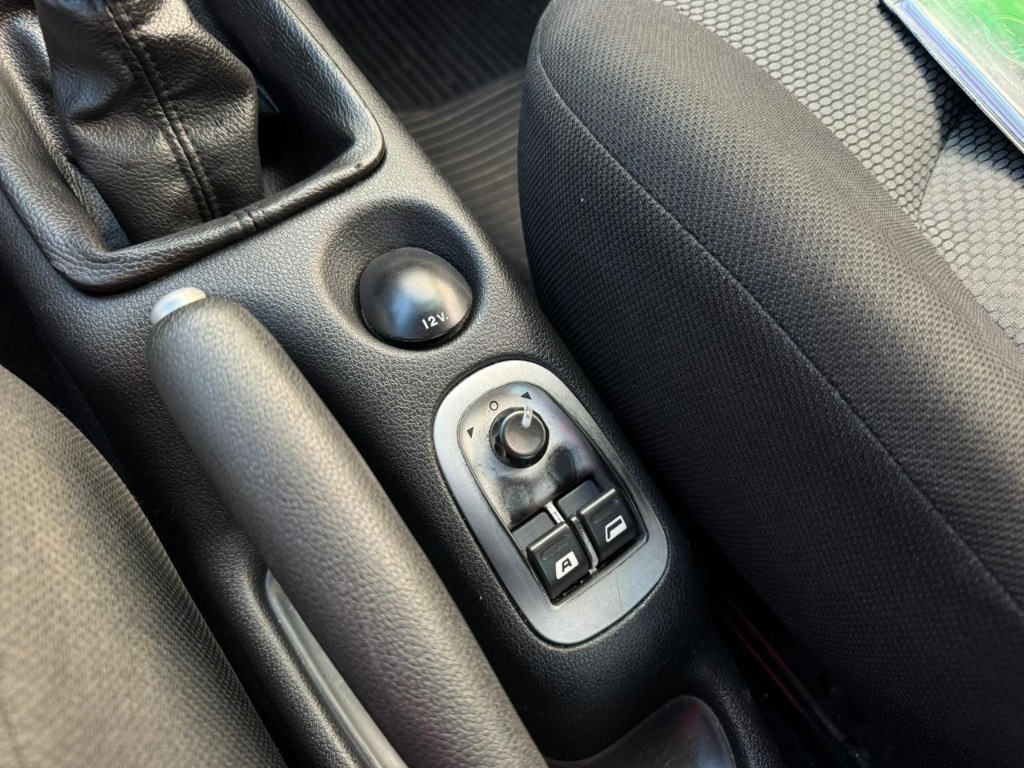 Peugeot 207 Xr sport    2012