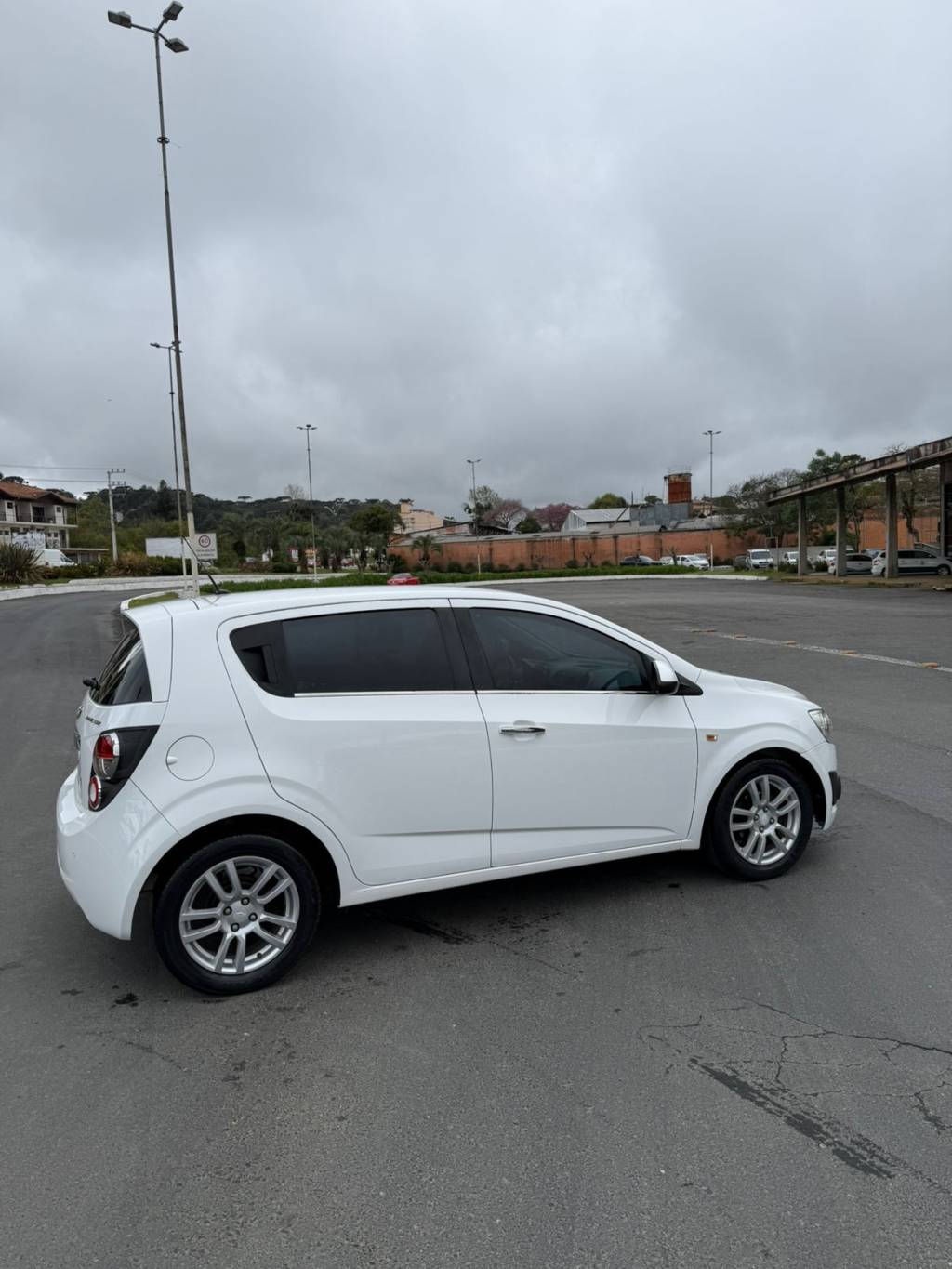 Chevrolet Sonic 1.6 16v flexpower 5p aut.    2014