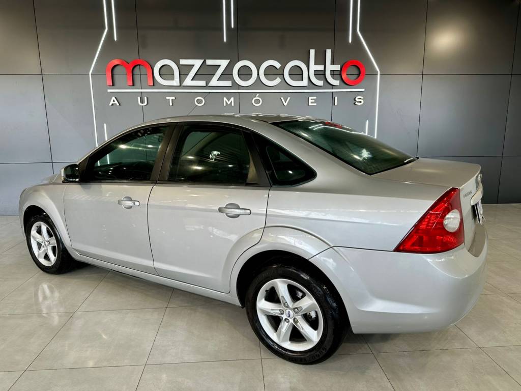 Ford Focus 2.0 flex 16v    2009
