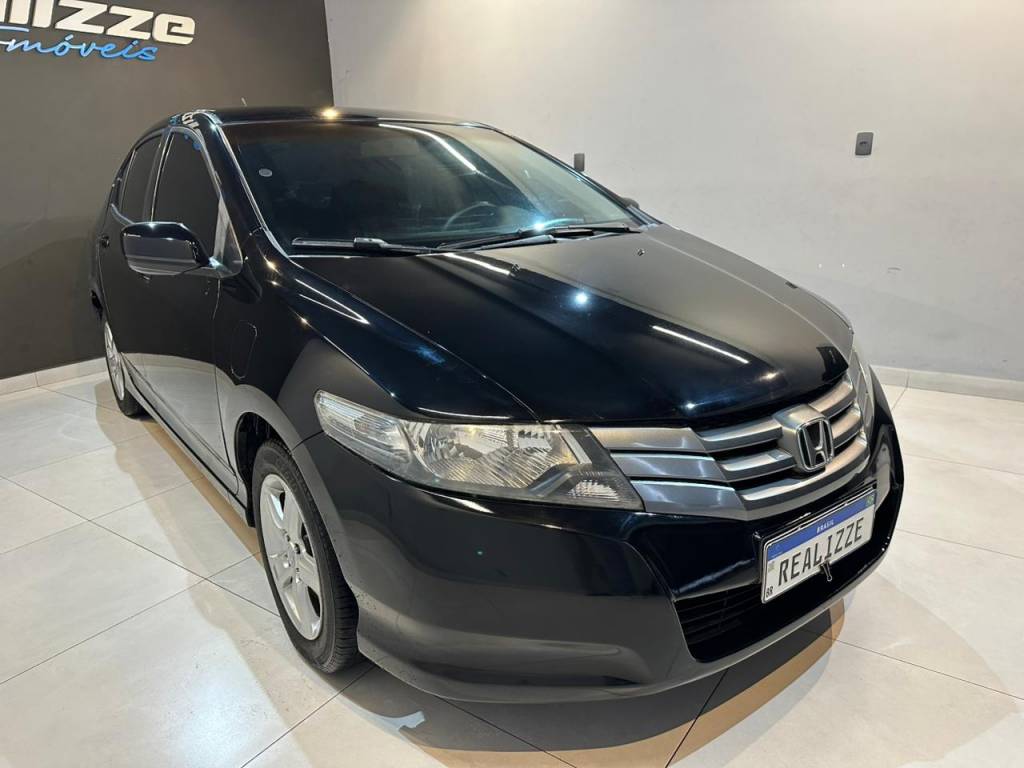 Honda City 1.5 sedan lx flex aut.    2010