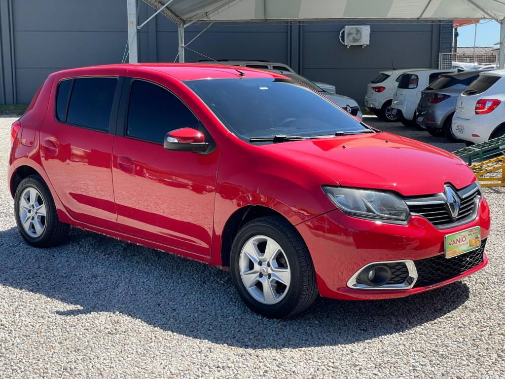 Renault Sandero 1.6 dynamique hi-power    2015