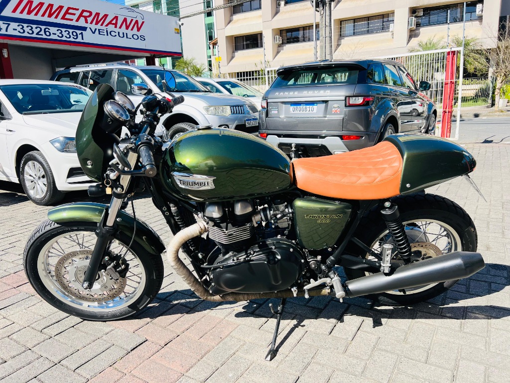 Triumph Thruxton 900 cc    2015
