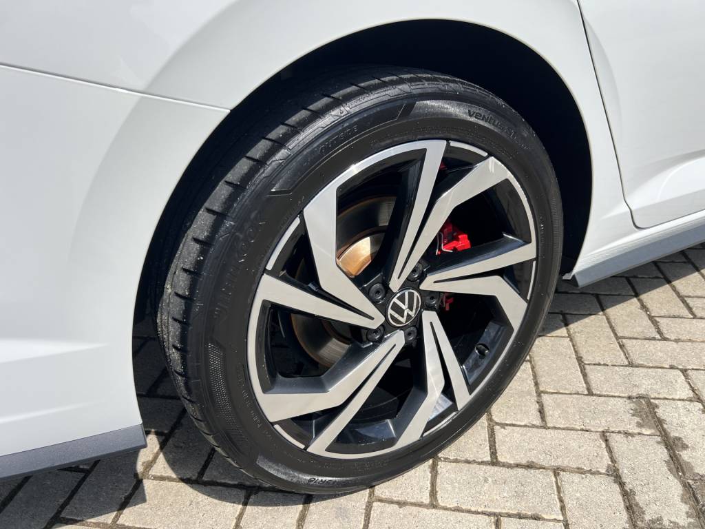 Volkswagen Jetta 2.0 16v 4p aut.    2023