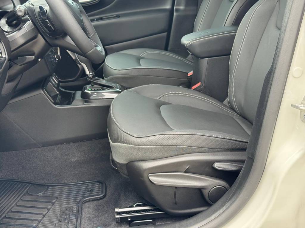 Jeep Renegade 1.3 long. t270 tb 4x2 flex aut.    2024