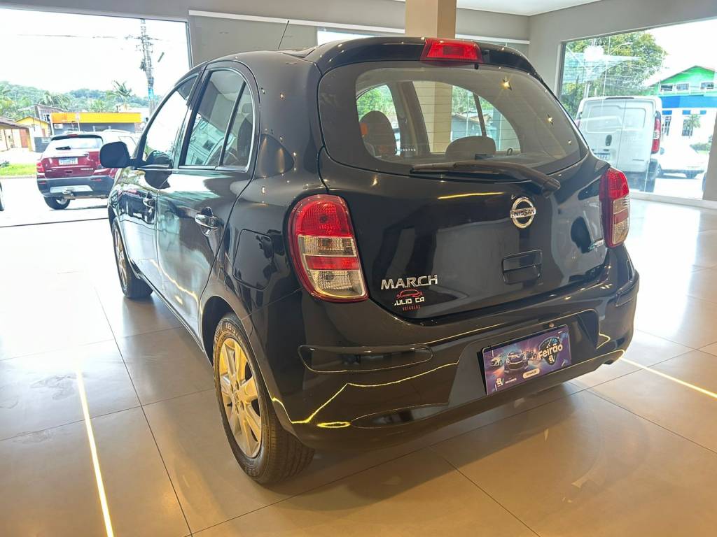 Nissan March 1.6 16v    2014