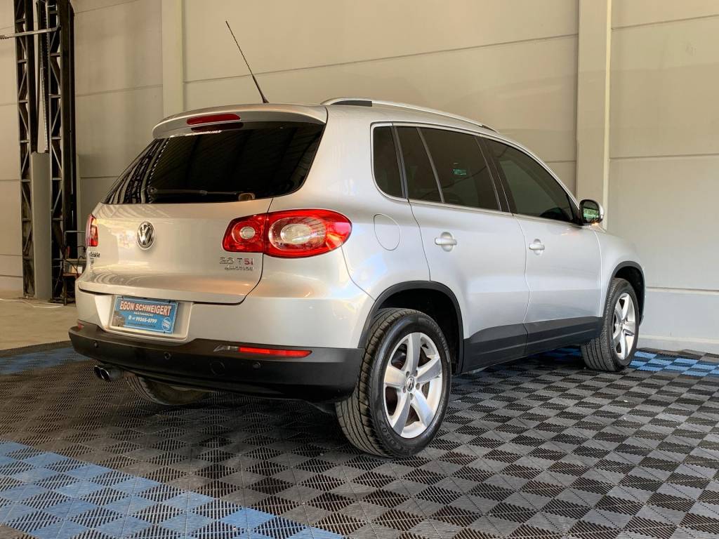 Volkswagen Tiguan 2.0 tsi    2011