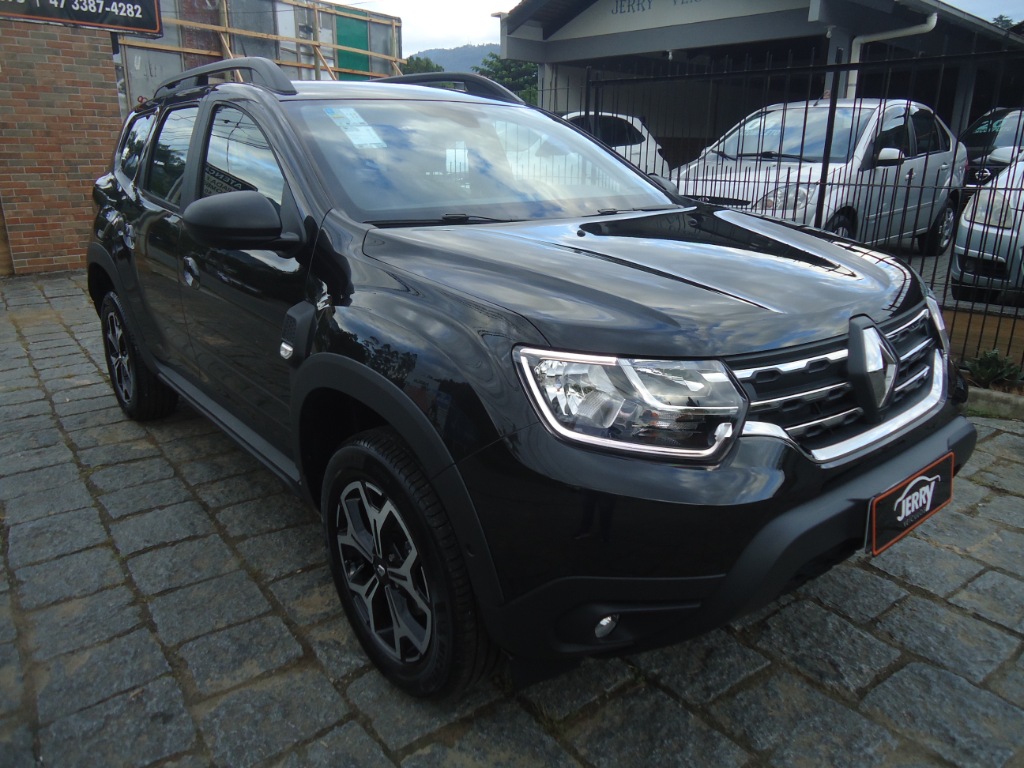 Renault Duster ICONIC 1.6 CVT    2024