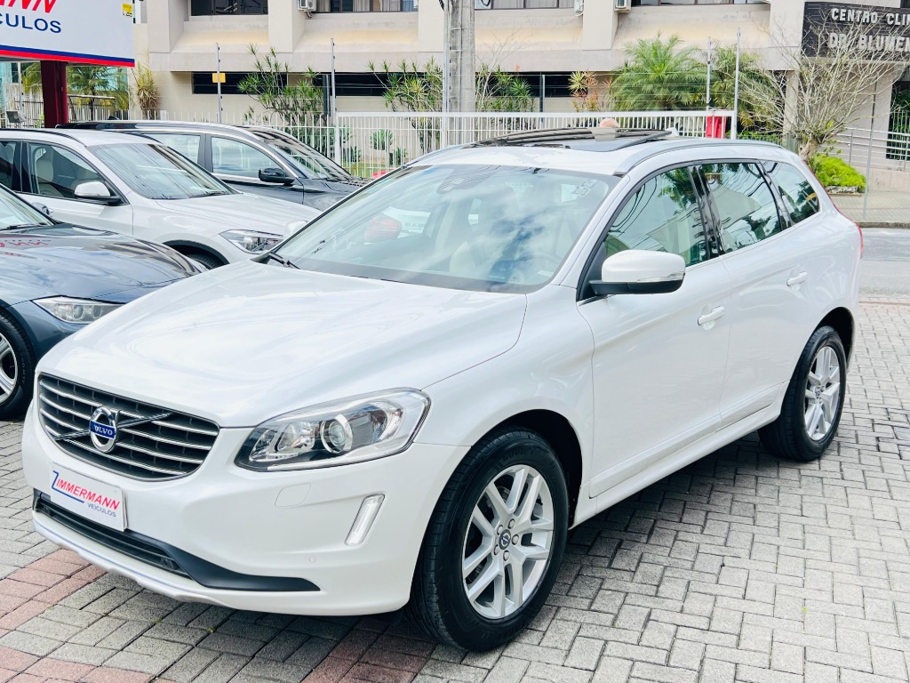 Volvo XC60 T-5 2.0 Momentum 245cv    2017