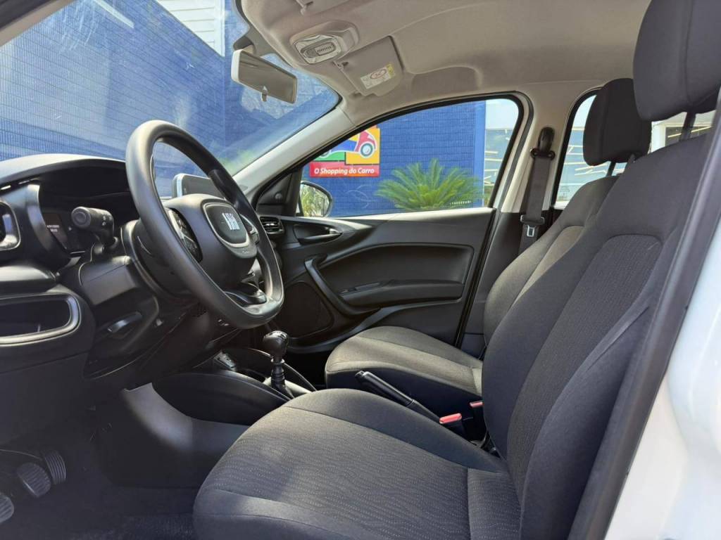 Fiat Cronos /  drive 1.3    2024