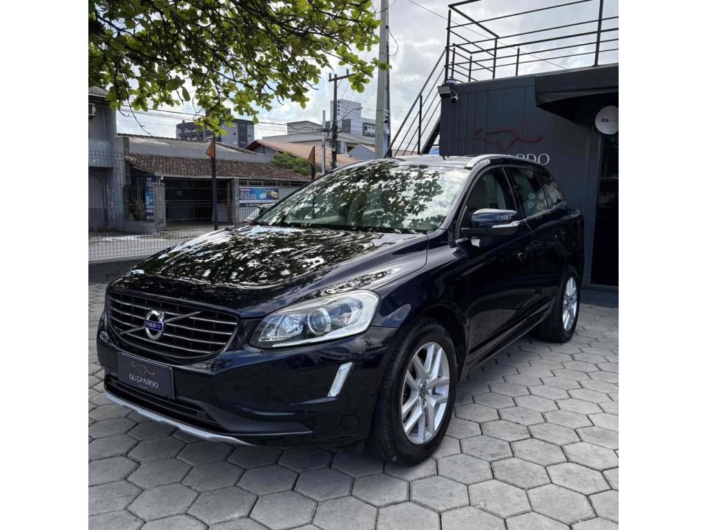 Volvo XC60 2.4 d5 momentum diesel awd 4p automÁtico    2017