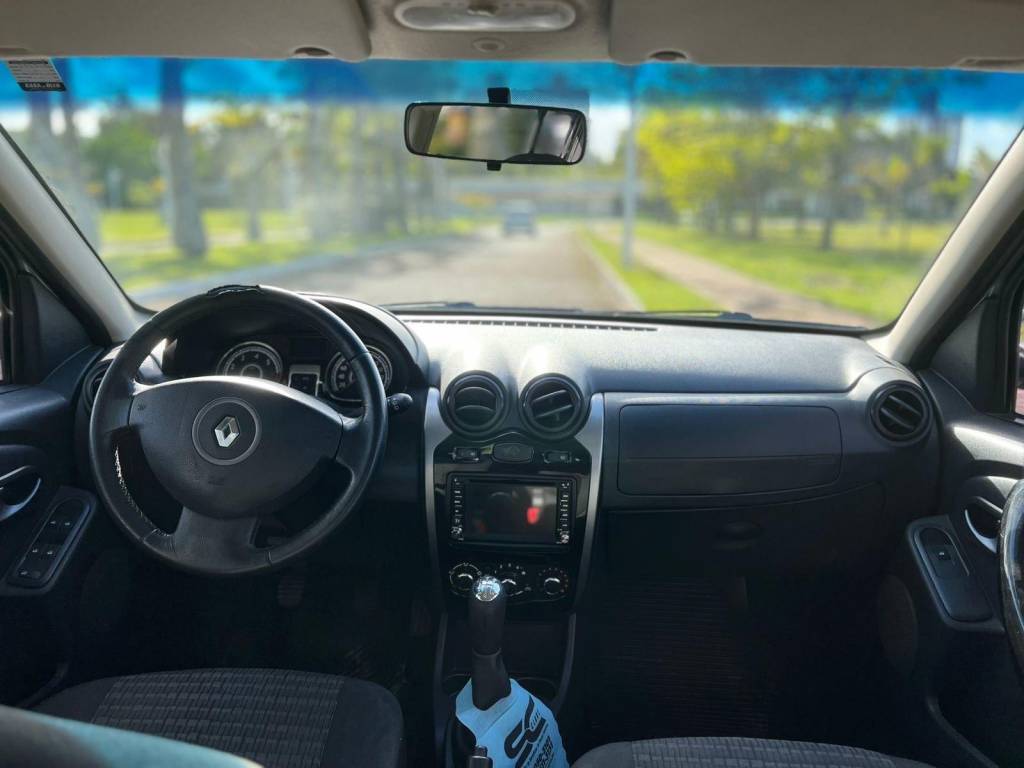 Renault Sandero 1.6 privilege    2014