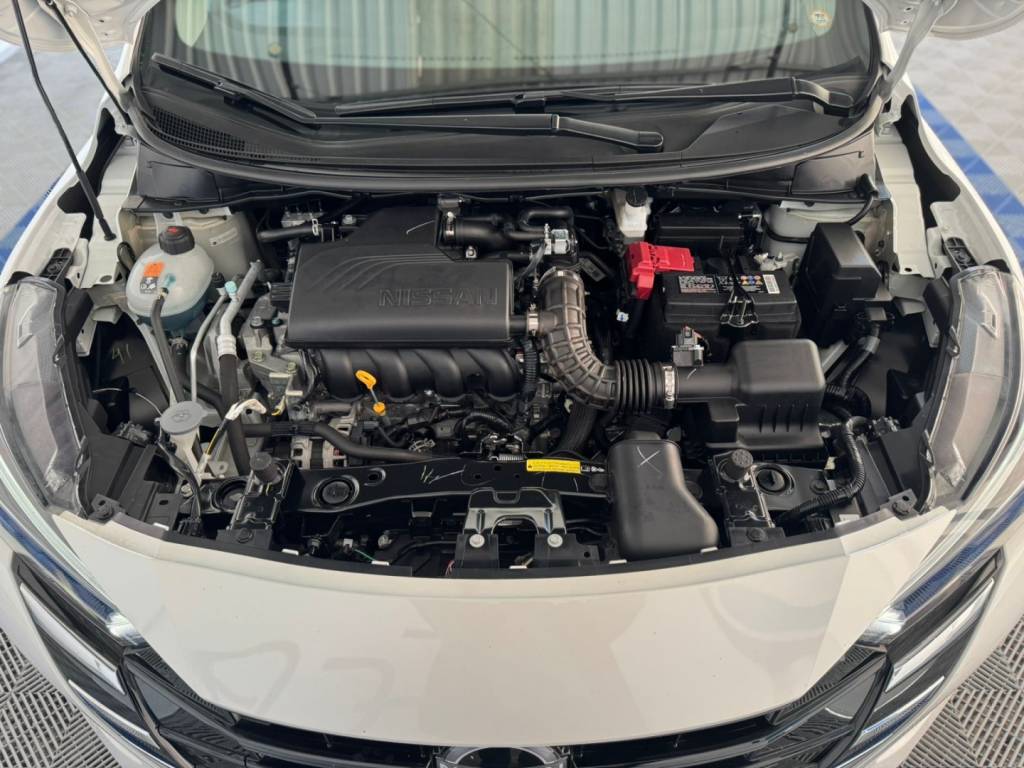 Nissan Versa 1.6 16v flex exclusive xtronic    2025