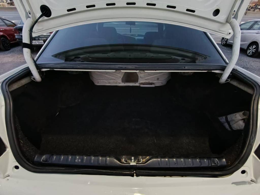 Volkswagen Santana Sedan    2004