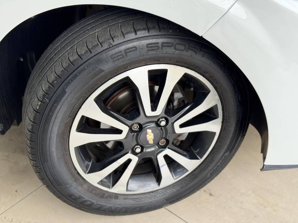 Chevrolet Onix 1.4 8v    2014