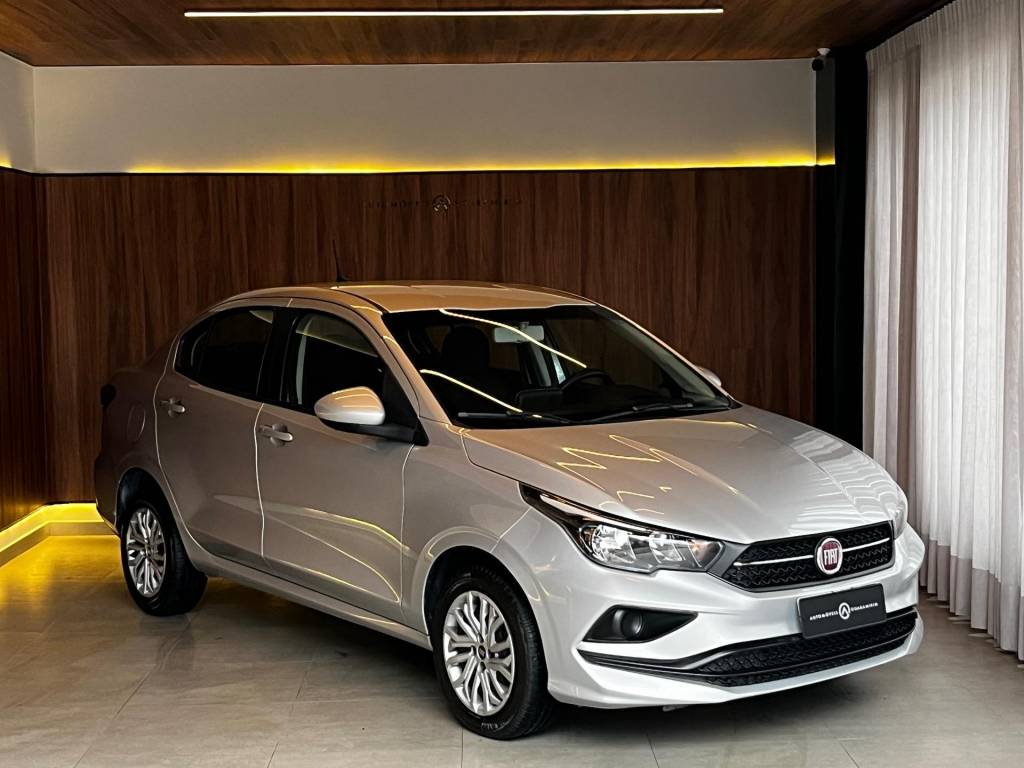 Fiat Cronos /  1.8 at    2020