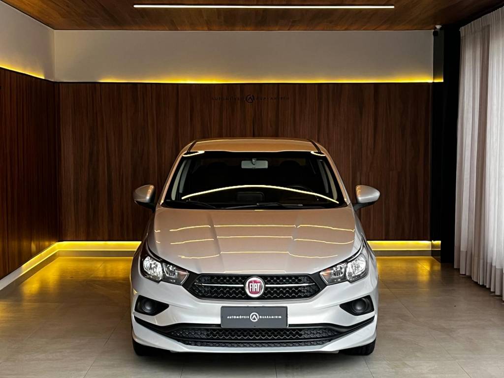Fiat Cronos /  1.8 at    2020