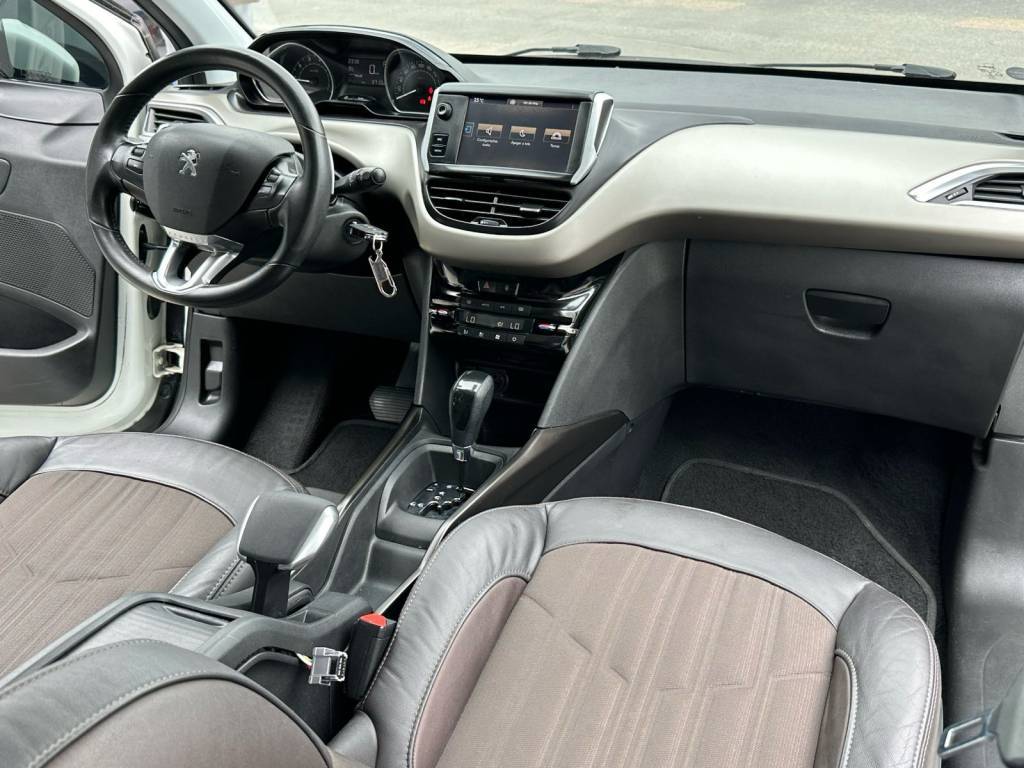 Peugeot 2008 1.6 16v    2017