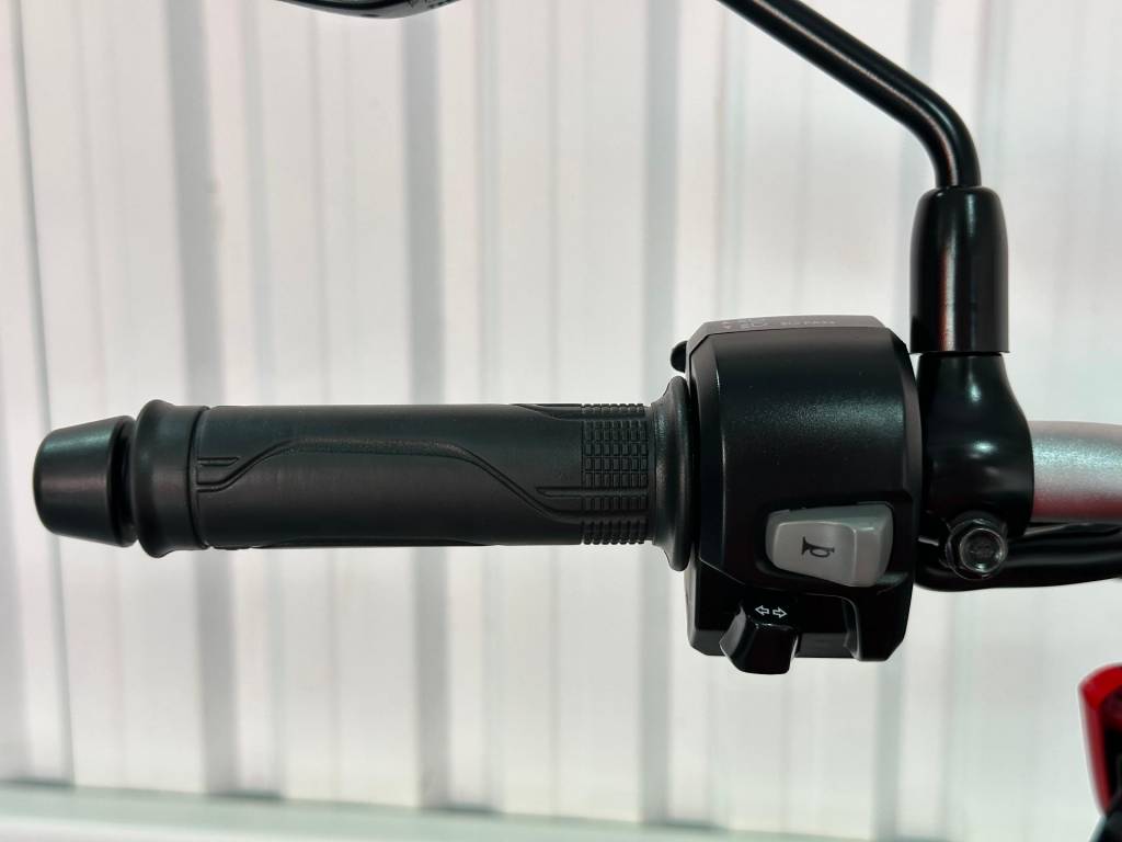 Honda CB 300 F twister cbs    2024