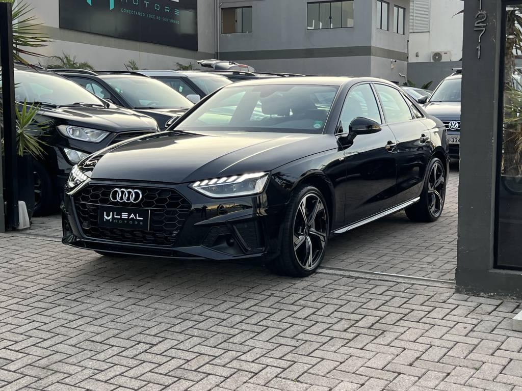 Audi A4 2.0 16V    2024