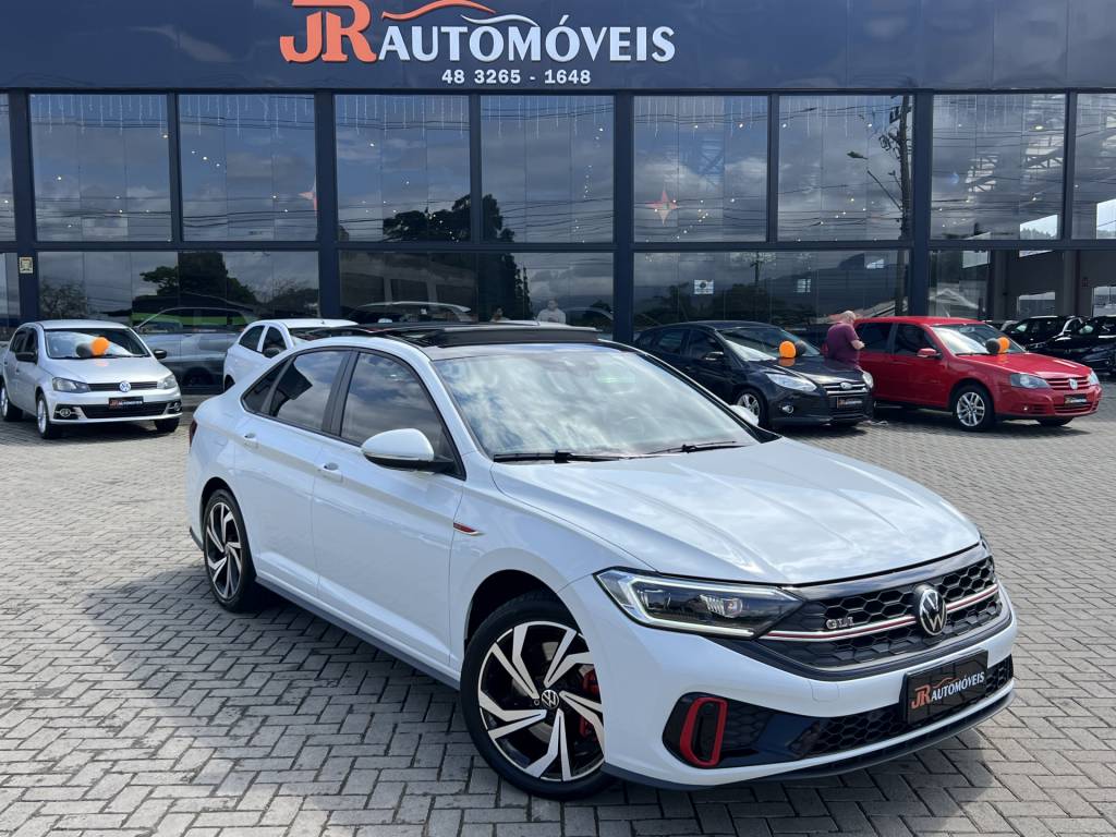 Volkswagen Jetta 2.0 16v 4p aut.    2023