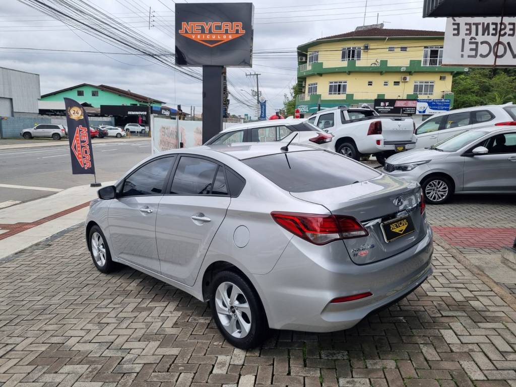 Hyundai HB20S Comfort 1.6 flex manual    2016